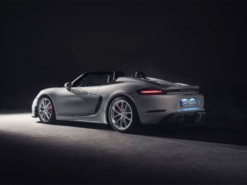 بالصور... بورش تكشف النقاب عن طرازين جديدين رائعين